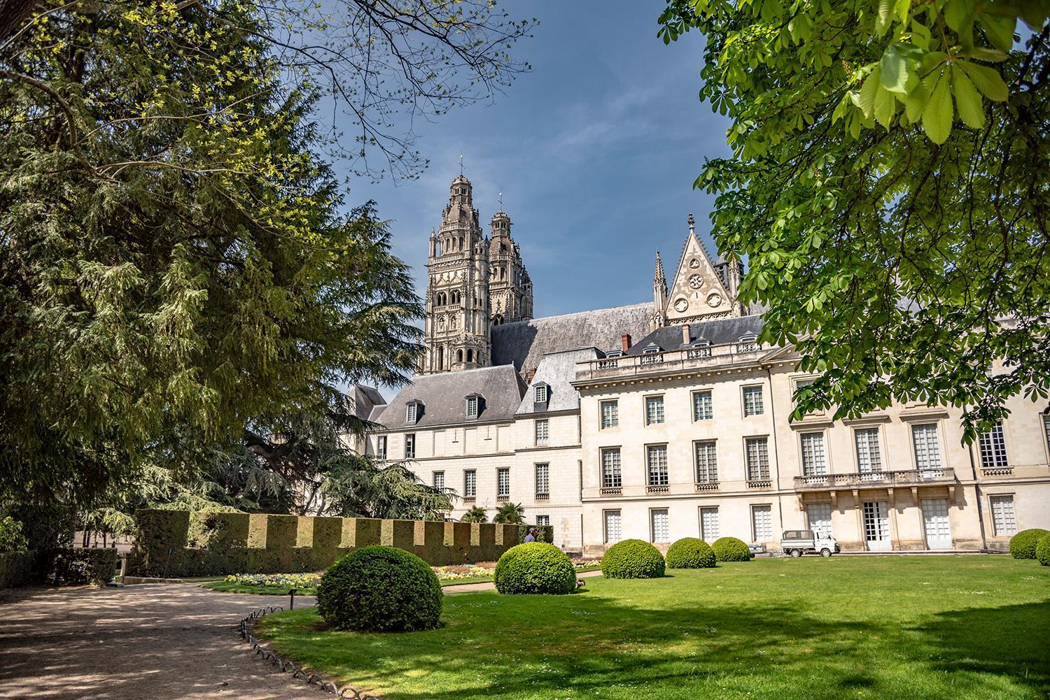 Ferienwohnung L'Historique / Basilique St Martin Tours Exterior foto