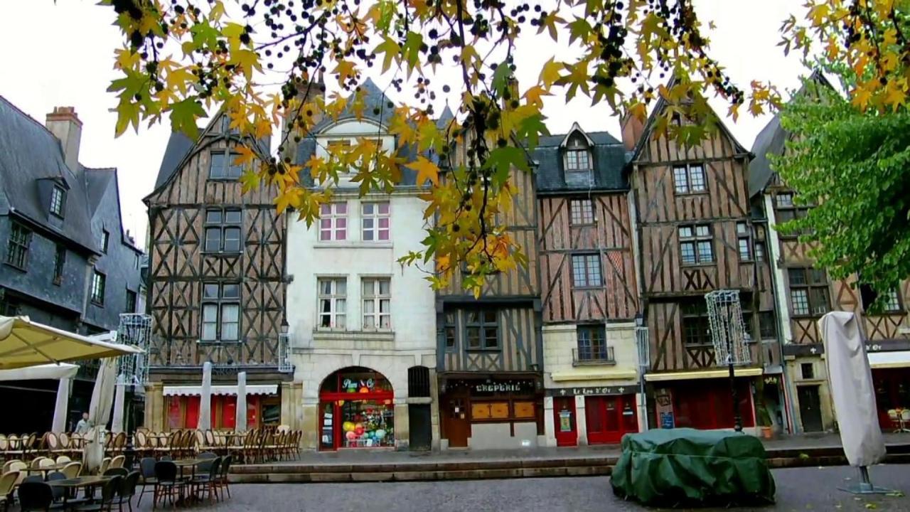 Ferienwohnung L'Historique / Basilique St Martin Tours Exterior foto